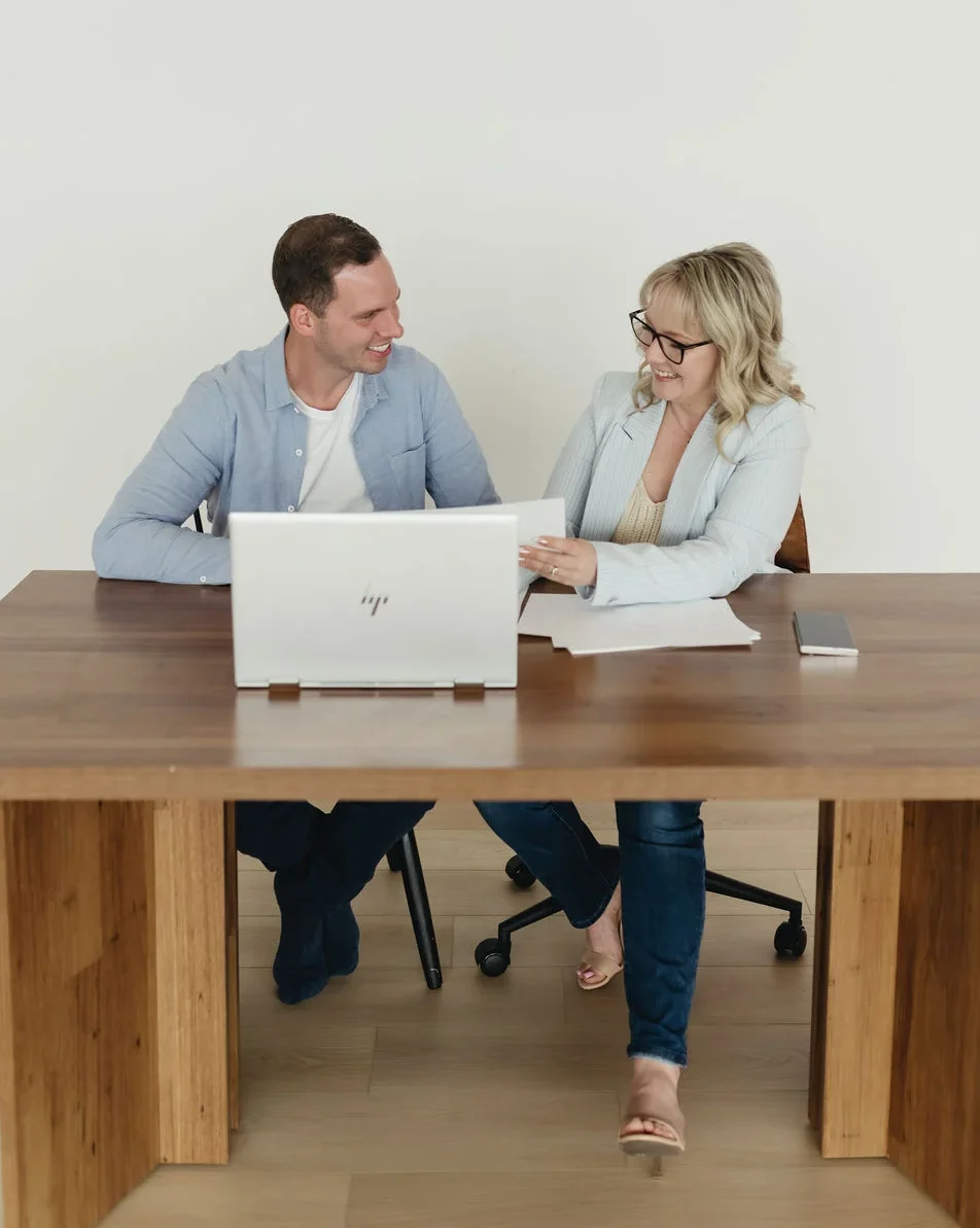 Cue2Convert discussing their Paid Advertising Process Edmonton with a client.